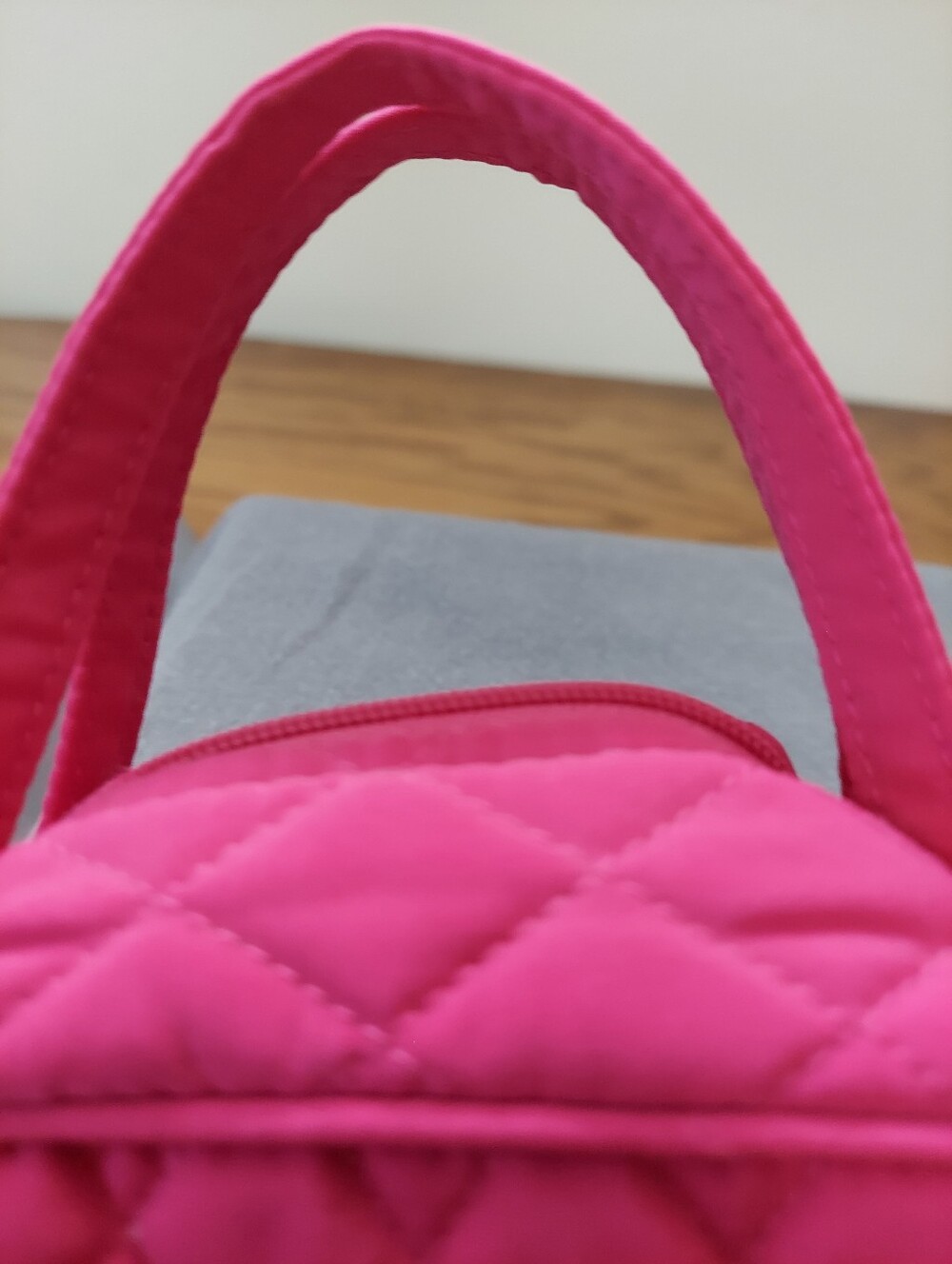 Vera Bradley Insulated Lunch Bag Pink W/ Embordied Flower JOY - Picture 6 of 9
